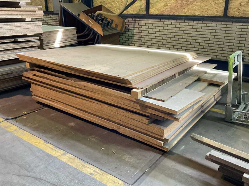 Batch of MDF and chipboard
