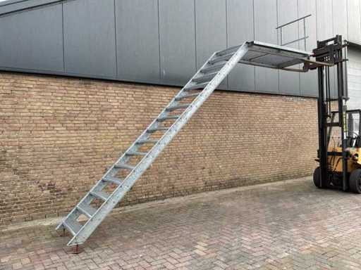 Verzinkte stalen bordestrap 3.25M vloerhoogte