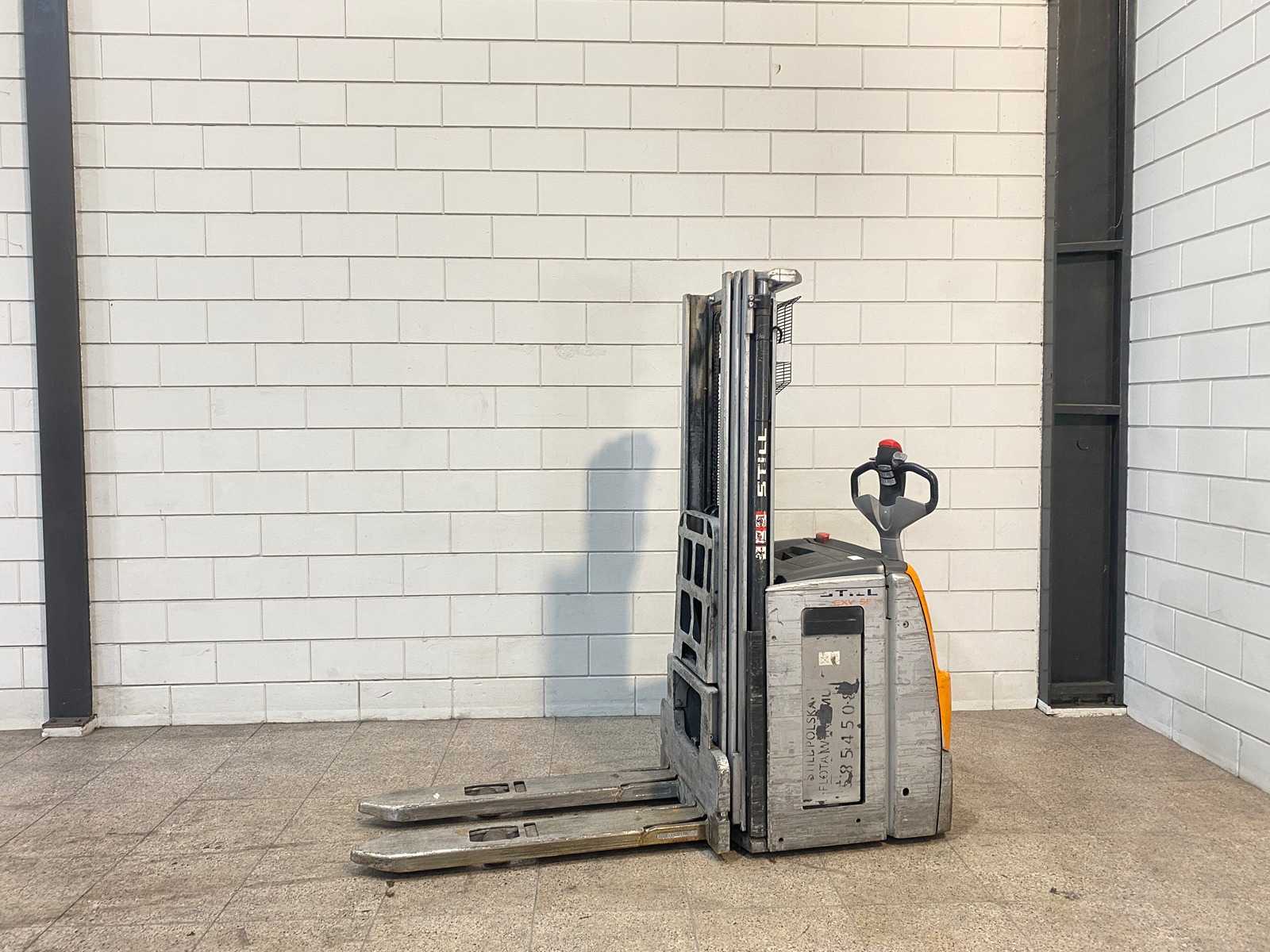 Still – 2019 – EXV14 – Stacker