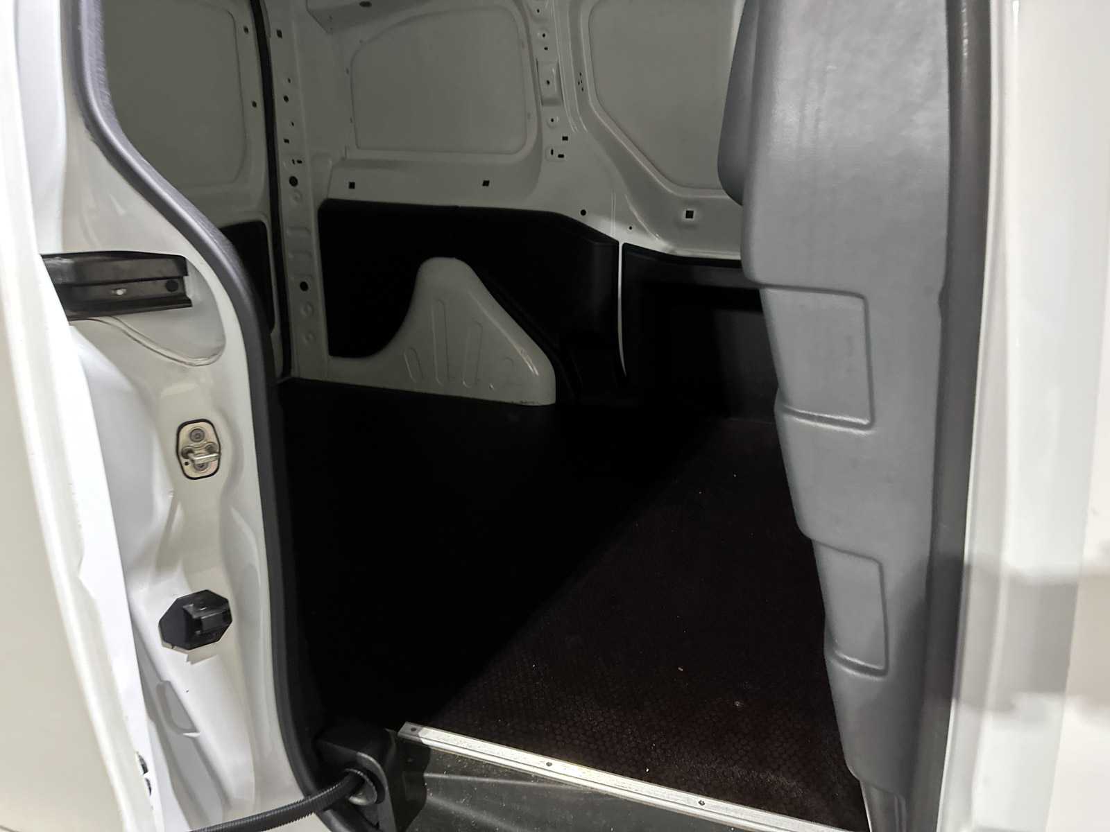 Peugeot Partner 120 1.6 BlueHDi 75 L1 Premium Pack 75pk 2018 (Origineel-NL & 1e Eigenaar), V-700-SK