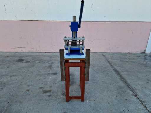 VERYE Ręczna prasa matrycowa