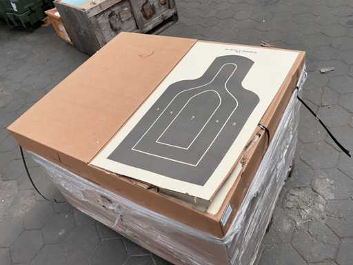 Silhouette gun target (1000x)