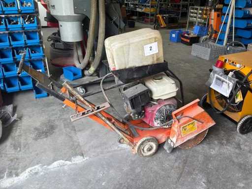 1996 Norton Ground Saw