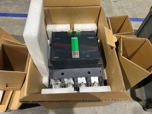 Schneider Electric TeSys Giga LC1G6304 4-P 1050 Un contactor de alta potencia