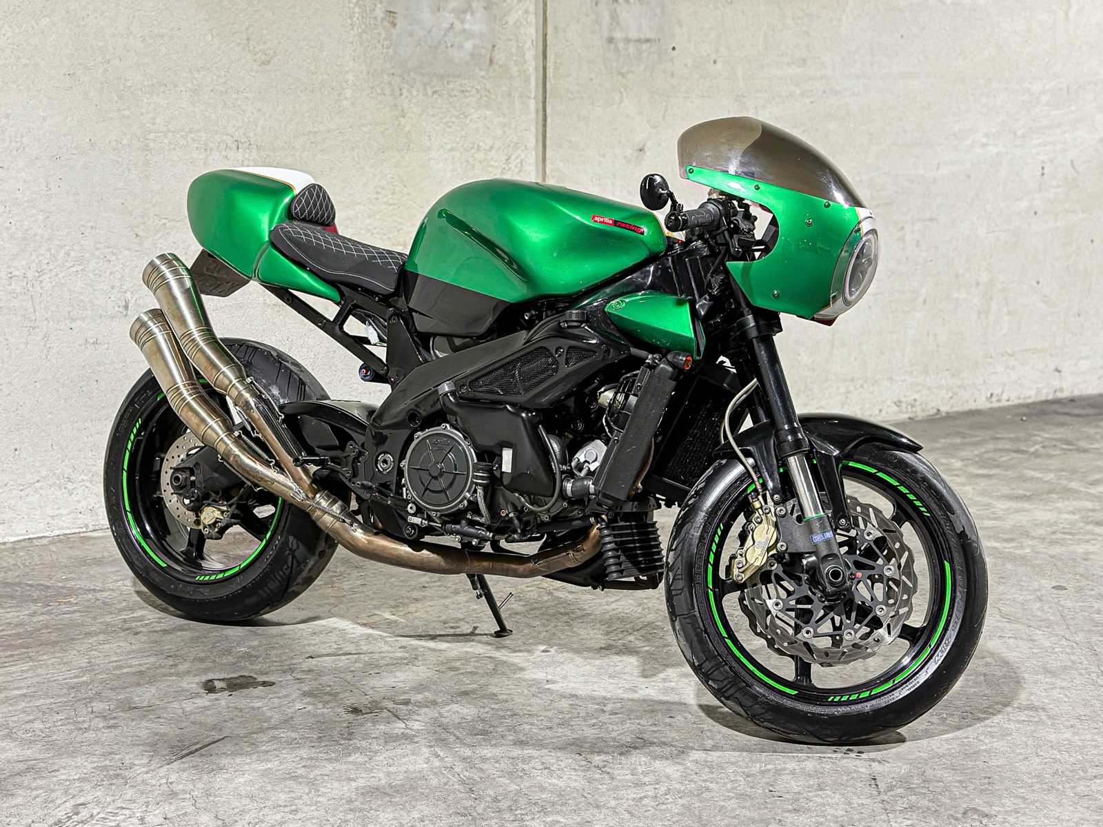 Aprilia RSV 1000 Caferacer 998cc 2000 Motorcycle Sport, MB-XT-40