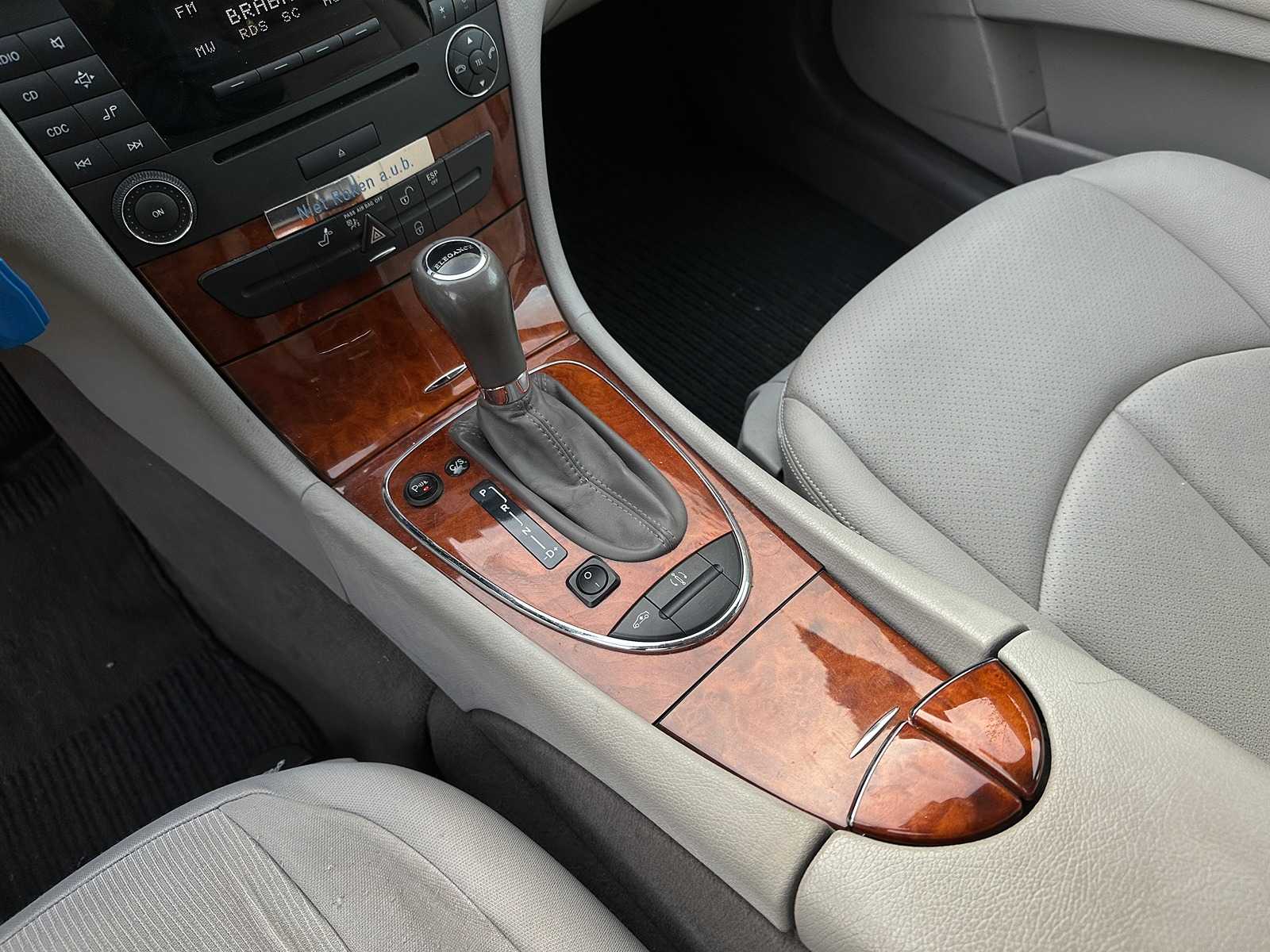 Mercedes-Benz E200 Limousine 2007 E-Klasse (Origineel-NL + 1e Eigenaar), 92-XK-RH Youngtimer