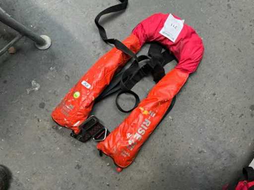 Divers gilets de sauvetage (8x)