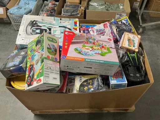 Batch of various toy returns