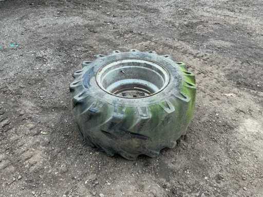 1X BKT Implement AS504 15.0/55 R17 Band, wiel en velg