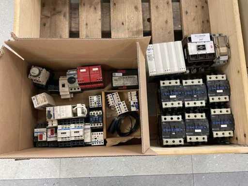 Batch of Telemecanique switchgear