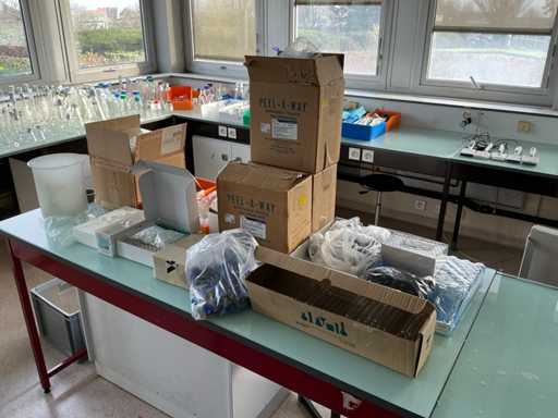 Divers consommables de laboratoire