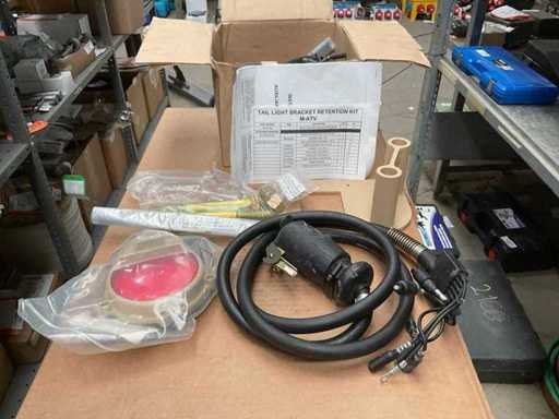 Kit de maintien de supports pour feux arrière