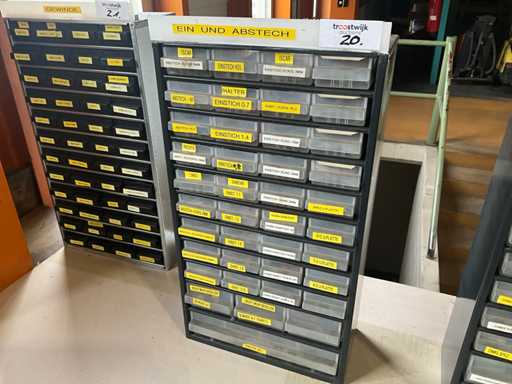 Partij insteek- en insteekplaatjes met assortimentsdoos