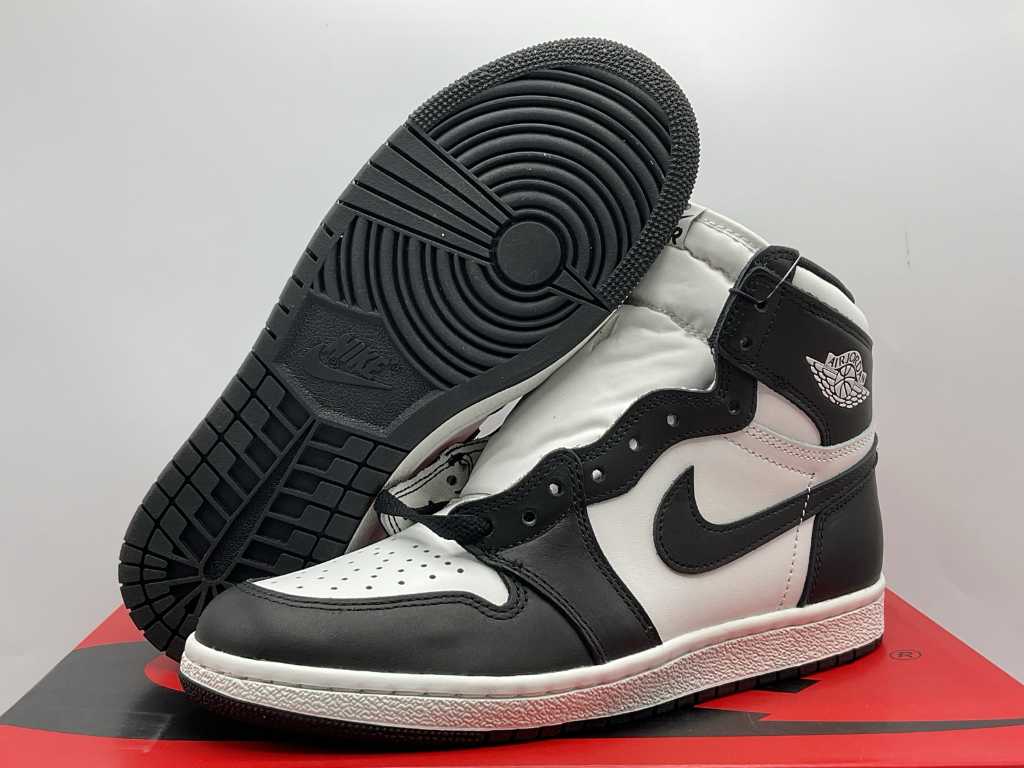 Nike Air Jordan 1 High '85 Adidași albi negri 42