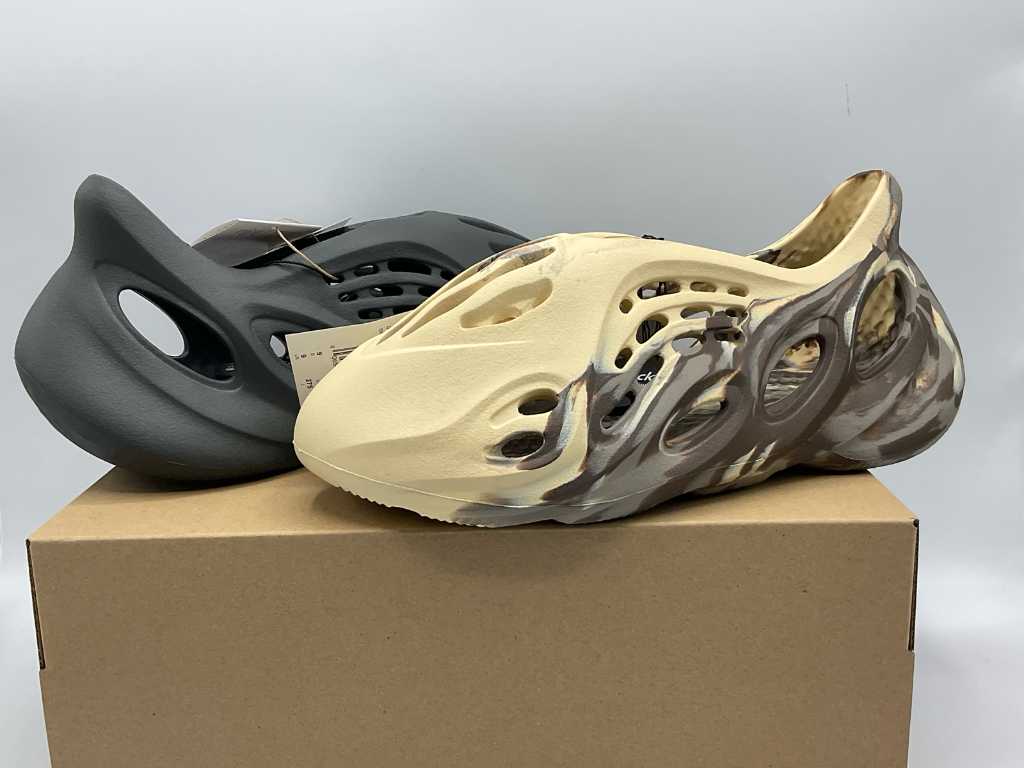 Adidas Yeezy Foam Runner Sneaker 43 (2x)