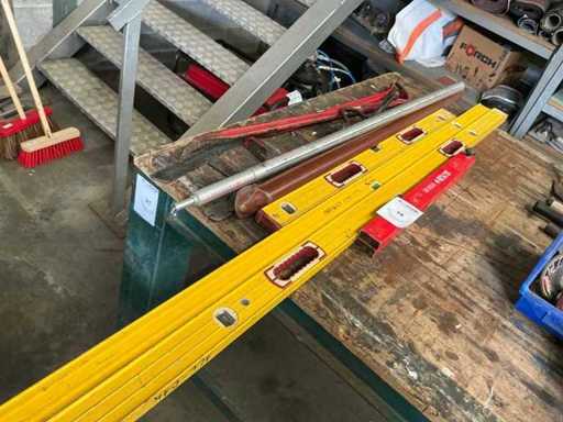 Batch of contractor supplies