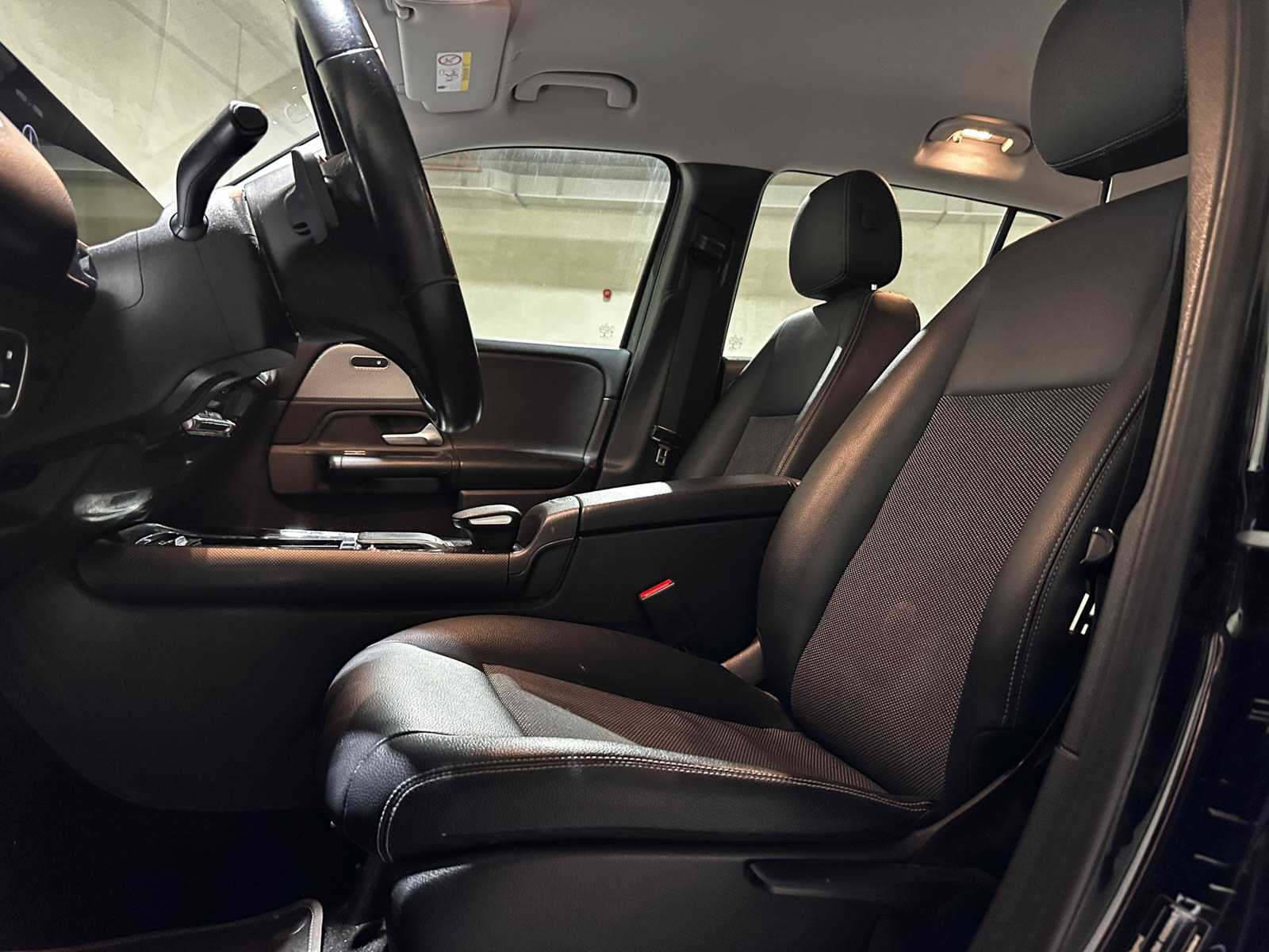 Mercedes-Benz GLB180 Business Solution 136pk 2021 (Origineel-NL + 1e Eigenaar) GLB-Klasse, L-079-FR
