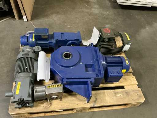 Various electric motors (5x)