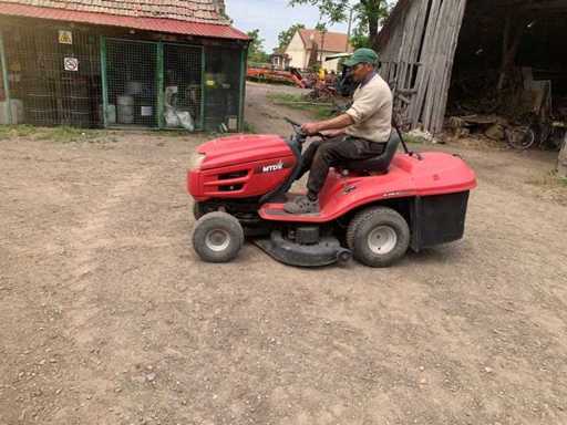 MTD JN200 AT-gazontrekker