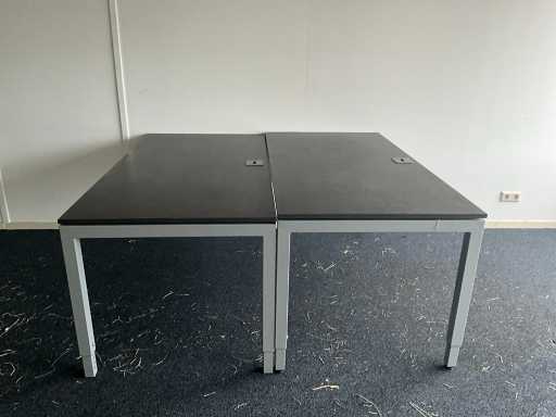 In hoogte verstelbaar Bureau 160x80cm (2x)