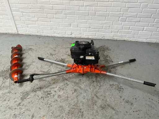 Foraj de pământ General M235H cu 2 persoane + 1x melc de pământ