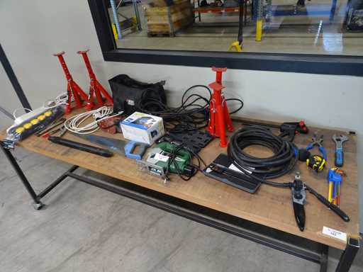 Partij gereedschap en toebehoren