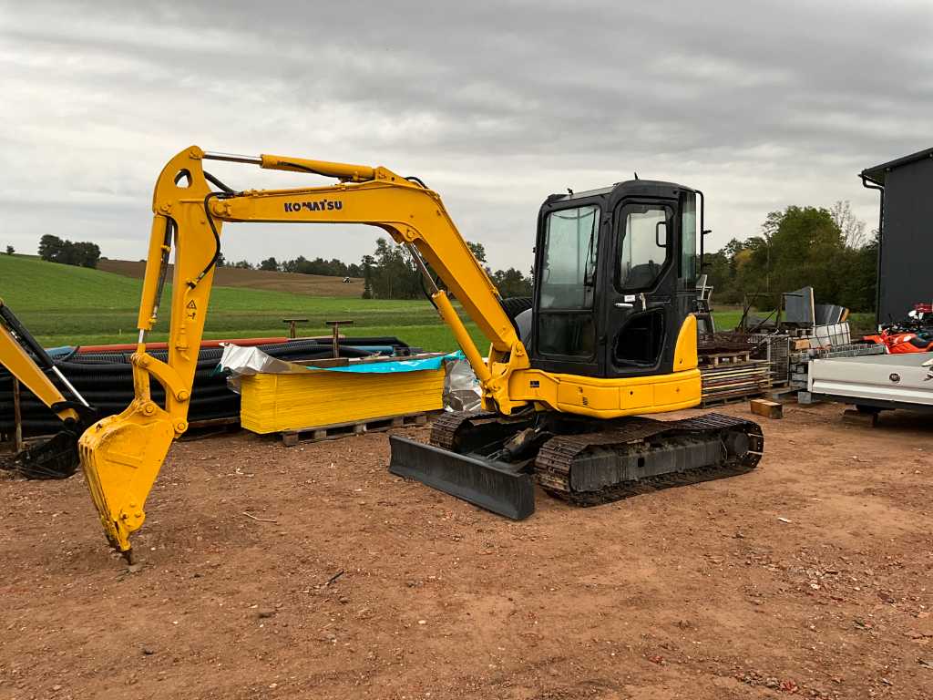 Crawler excavator