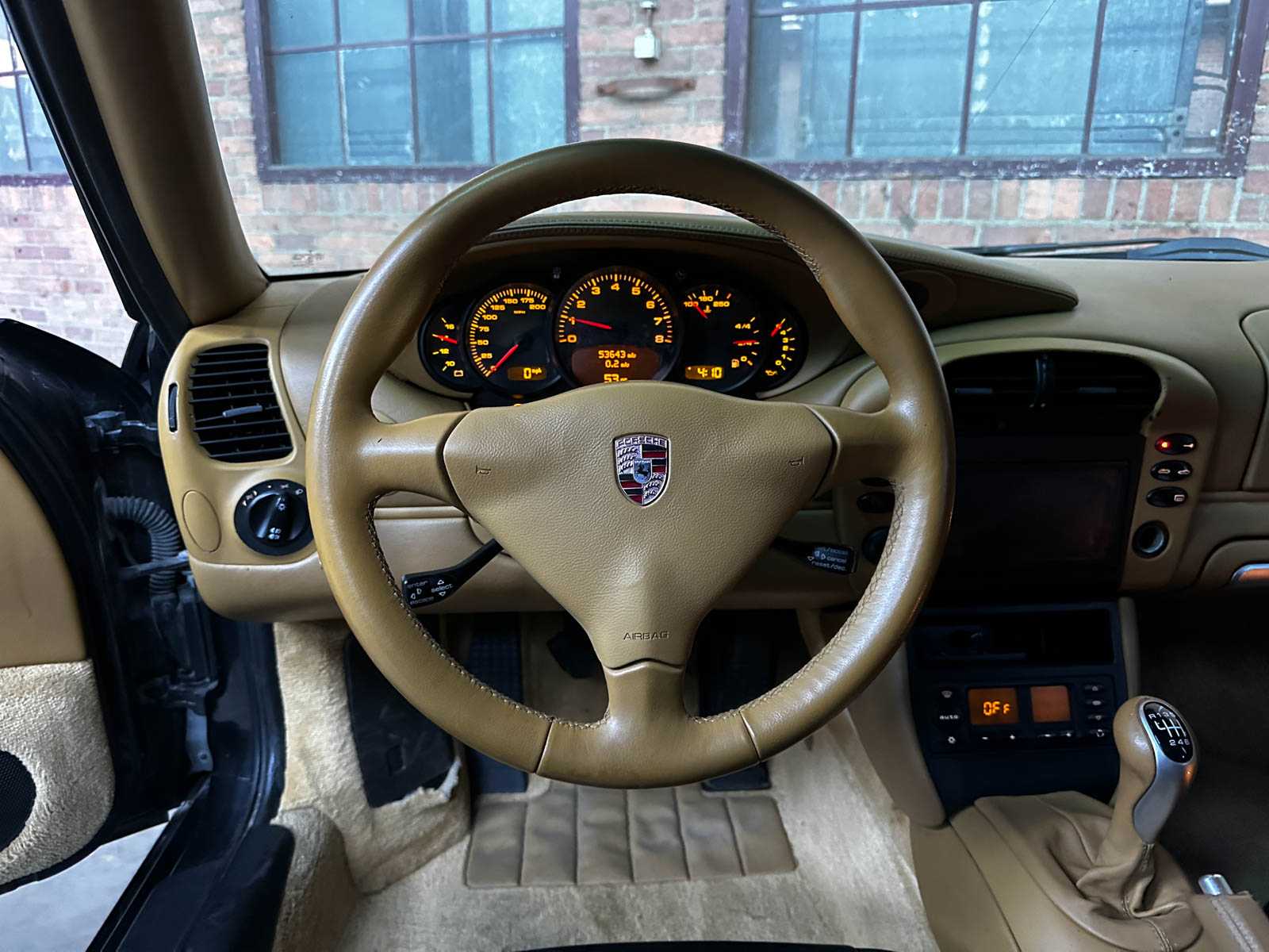 Porsche 911 Carrera 4 Cabriolet 3.6 996 320pk 2002 Youngtimer HANDGESCHAKELD 