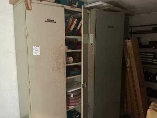 Metall-Aktenschrank mit zwei Türen (2x)