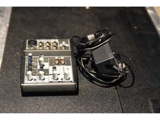 Behringer - Xenyx 502 - Analog Mixing Console