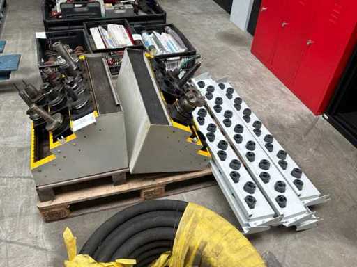 CNC gereedschapshouders met opbergrekken
