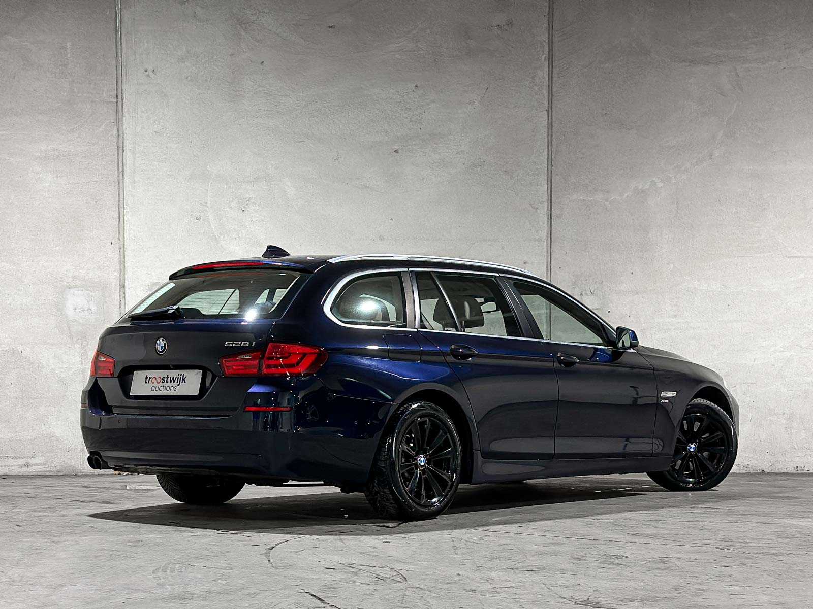 BMW 528xi Touring High Executive 245pk (Origineel-NL) 2012 5-serie, 89-TXH-2