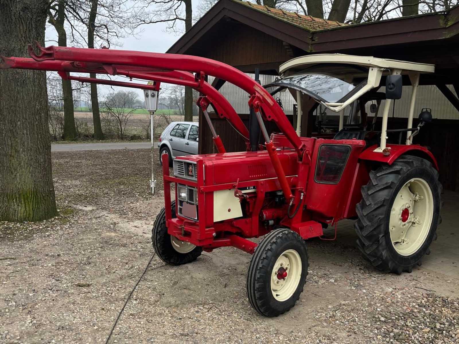 IHC 453 Vintage Tractor