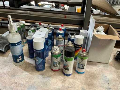 Batch of various spray cans