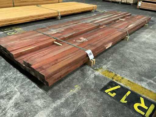 Padouk regels  geschaafd 40x60 mm (29x)