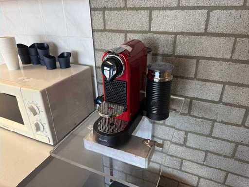 Cafetière à capsules Krups Nespresso Citiz & Milk rouge avec mousseuse à lait Aeroccino