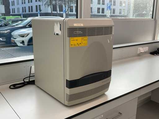 Applied Biosystems 7500 Real-Time PCR System