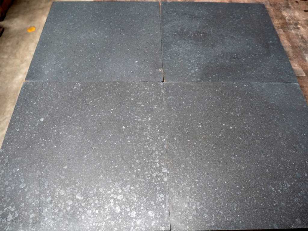 Carreaux de pierre naturelle 10,6m²