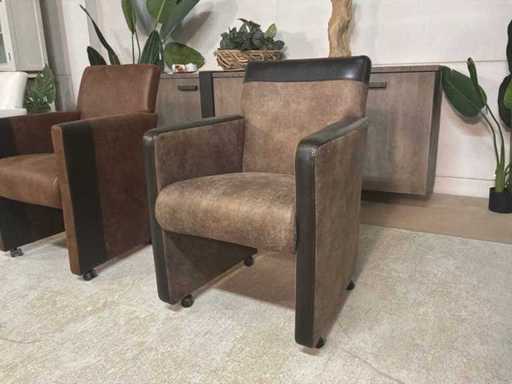Fauteuil mobile en cuir