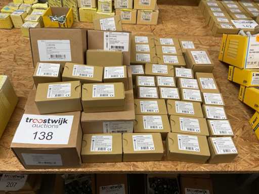 40 dozen spaanplaatschroeven