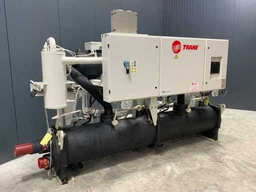 2014 Trane RTUD140E Chiller (c)