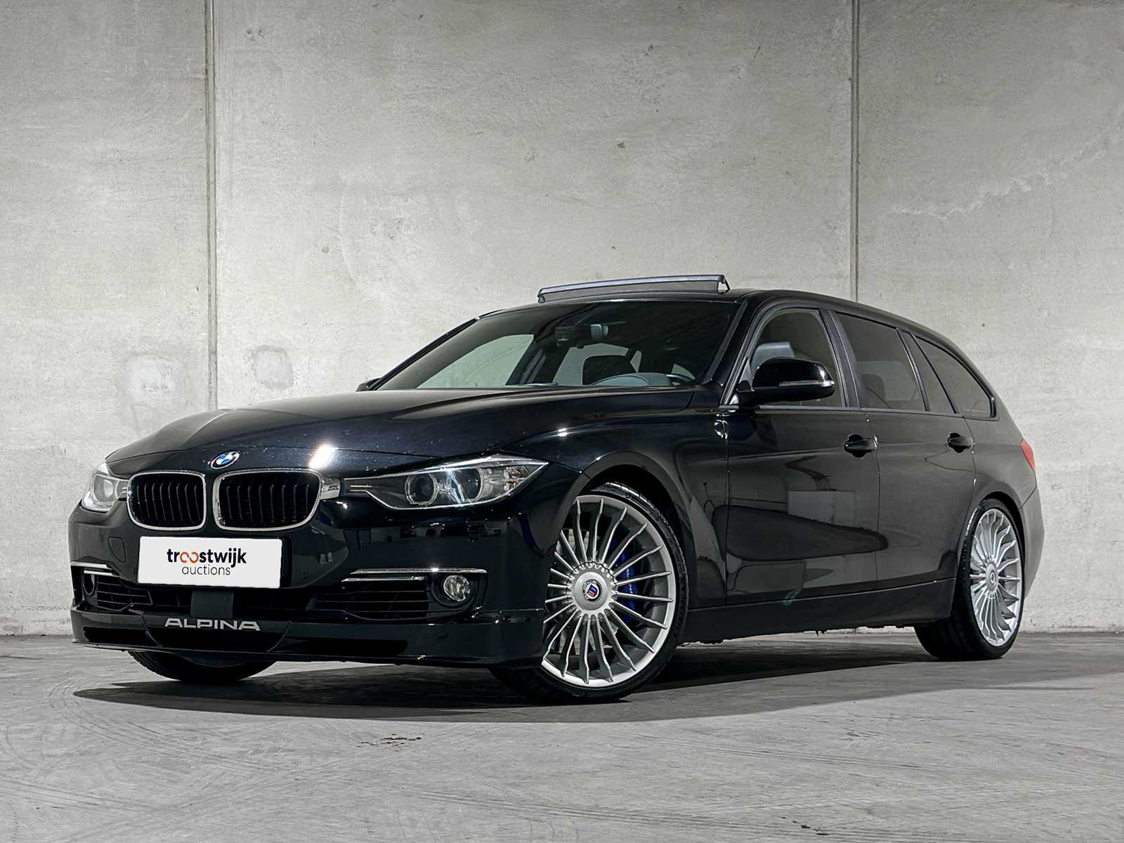 Luxury, sports and classic cars te Tiel