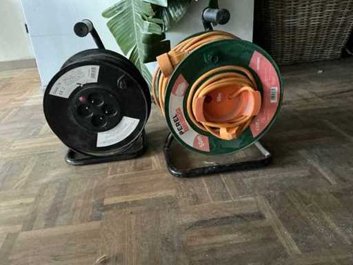 Extension cable reel (2x)