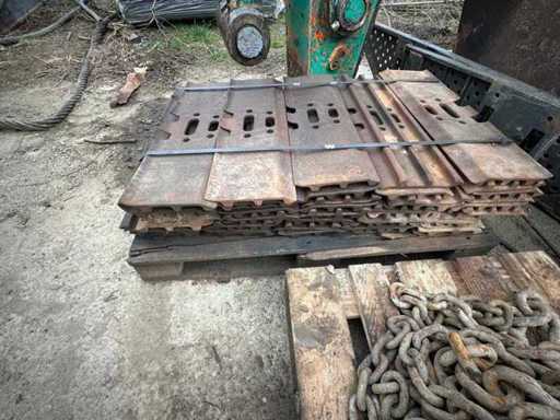 Track pads / crawler track shoes