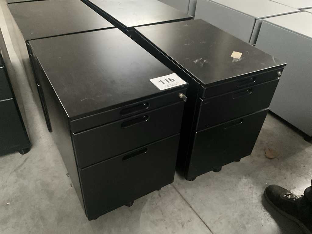 6 mobile metal drawer units with 3 drawers