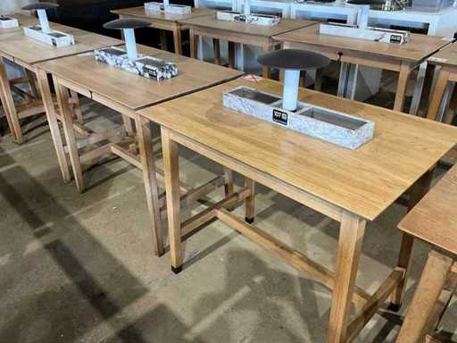 Kabinen – Bartisch mit Marmorkonstruktion und Beleuchtung (2x)