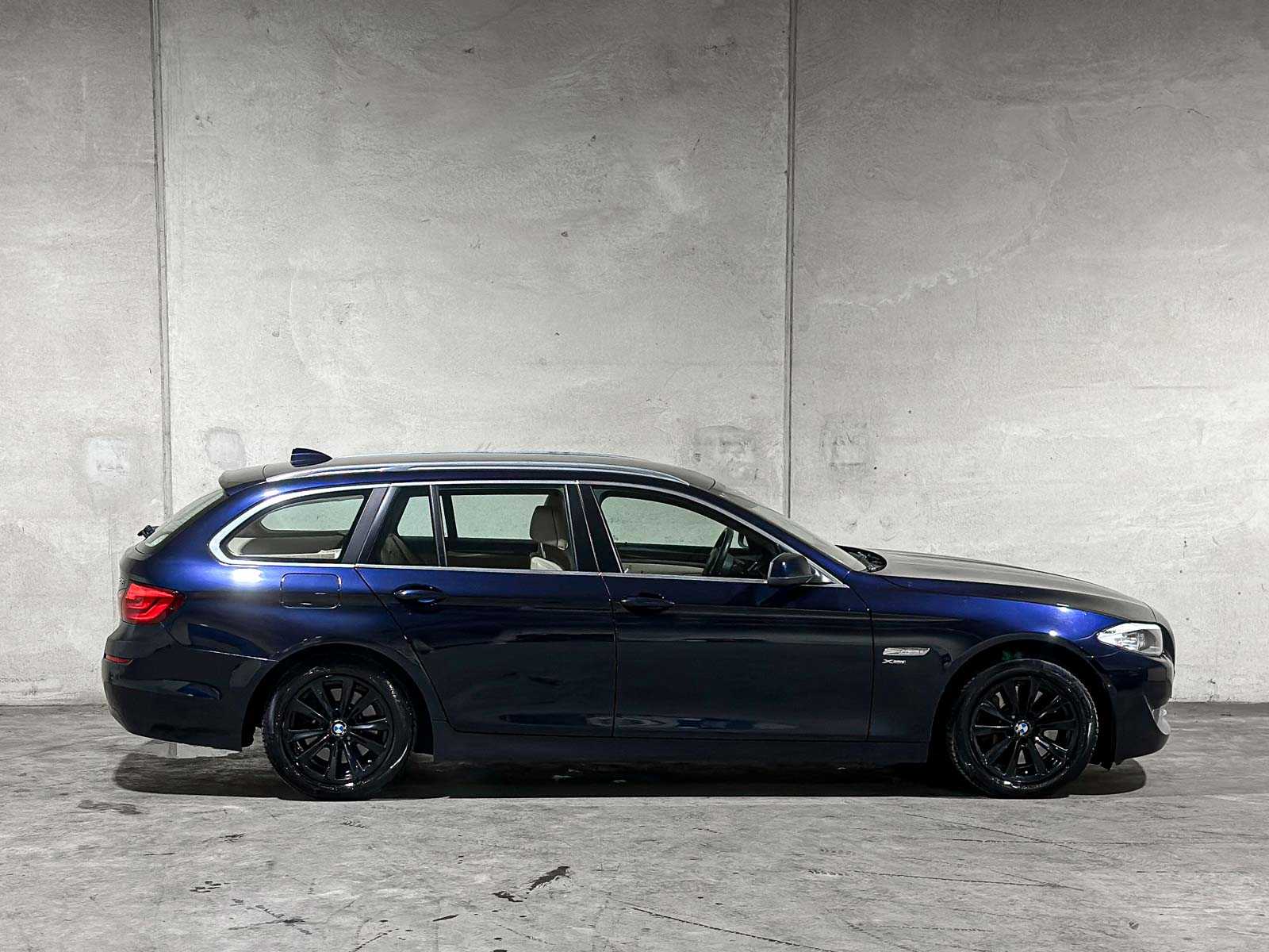 BMW 528xi Touring High Executive 245pk (Origineel-NL) 2012 5-serie, 89-TXH-2