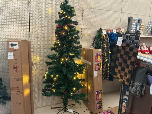 Weihnachtsbaum aus Kunststoff.