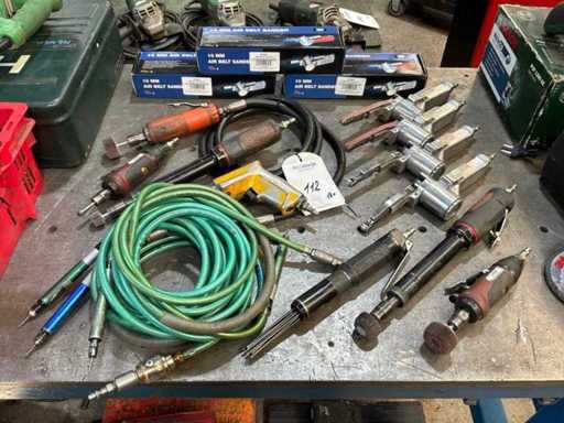Various pneumatic tools (18x)
