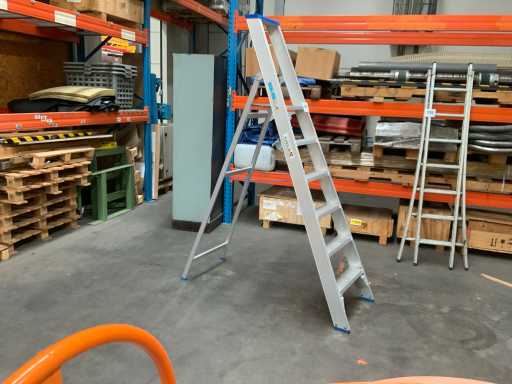 Escabeau PT 6 solide